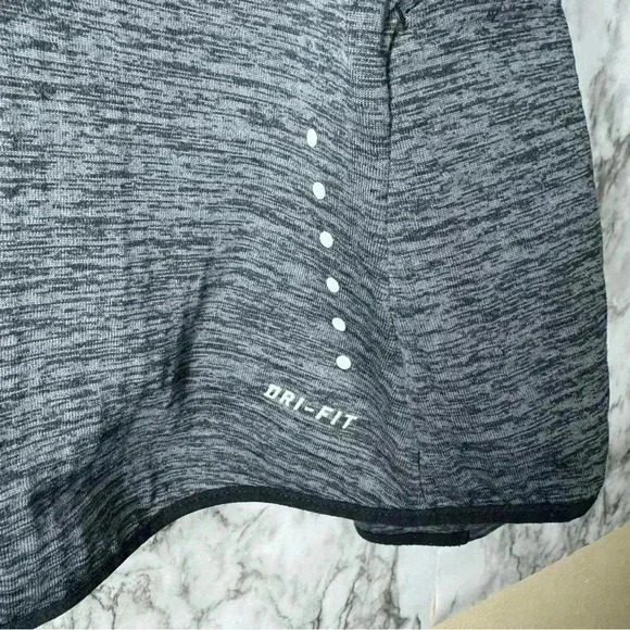 Women’s Nike DriFit Fleece-Lined Quarter Zip, XL, Grey/Black - Picture 5 of 7